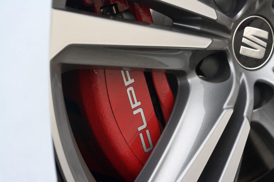  Seat Leon Cupra 280 2014 года  (UK) (фото 31 из 66)